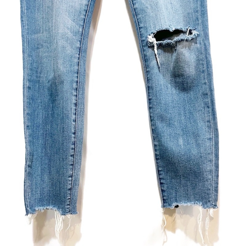 PISTOLA AUDREY MID-RISE SKINNY CROP DISTRESSED RAW HEM DESTROYED KNEE.
CASUAL - Picture 8 of 10